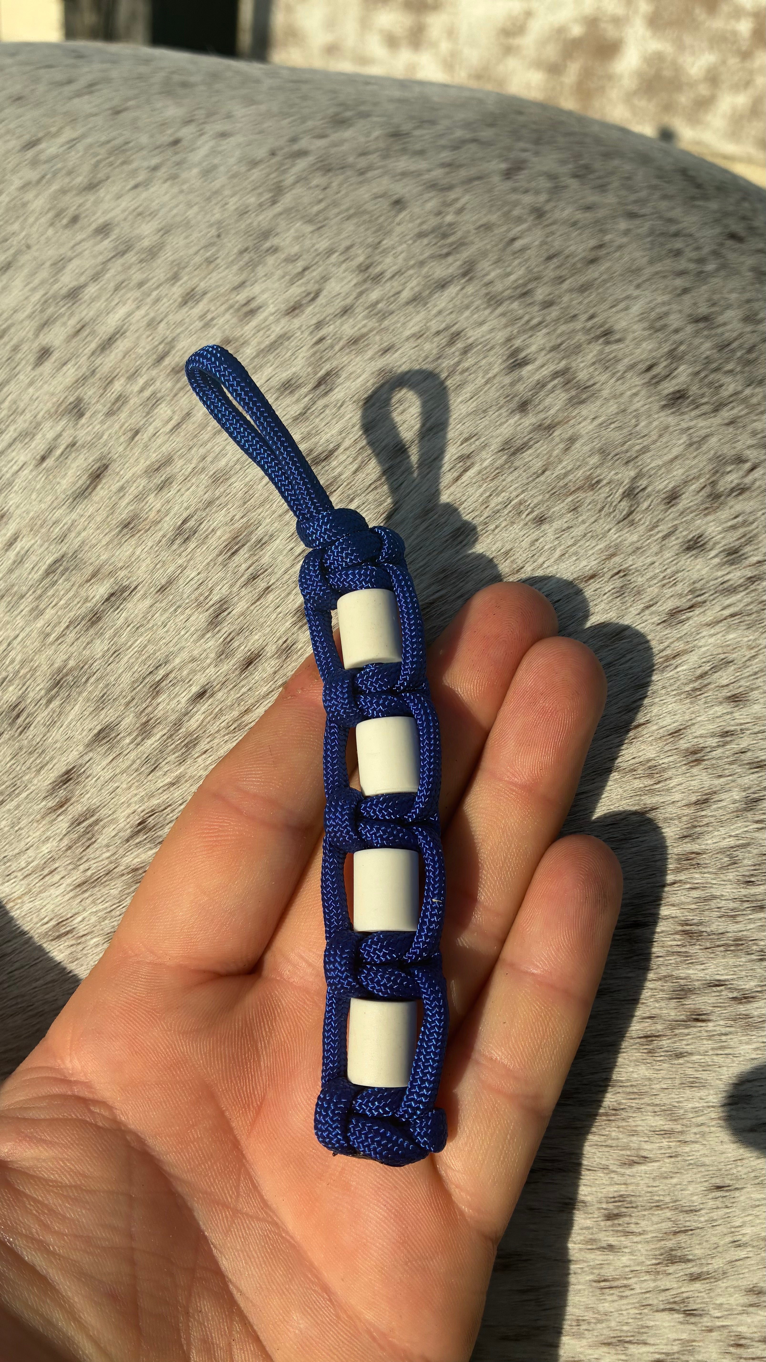 Charm anti-tique
