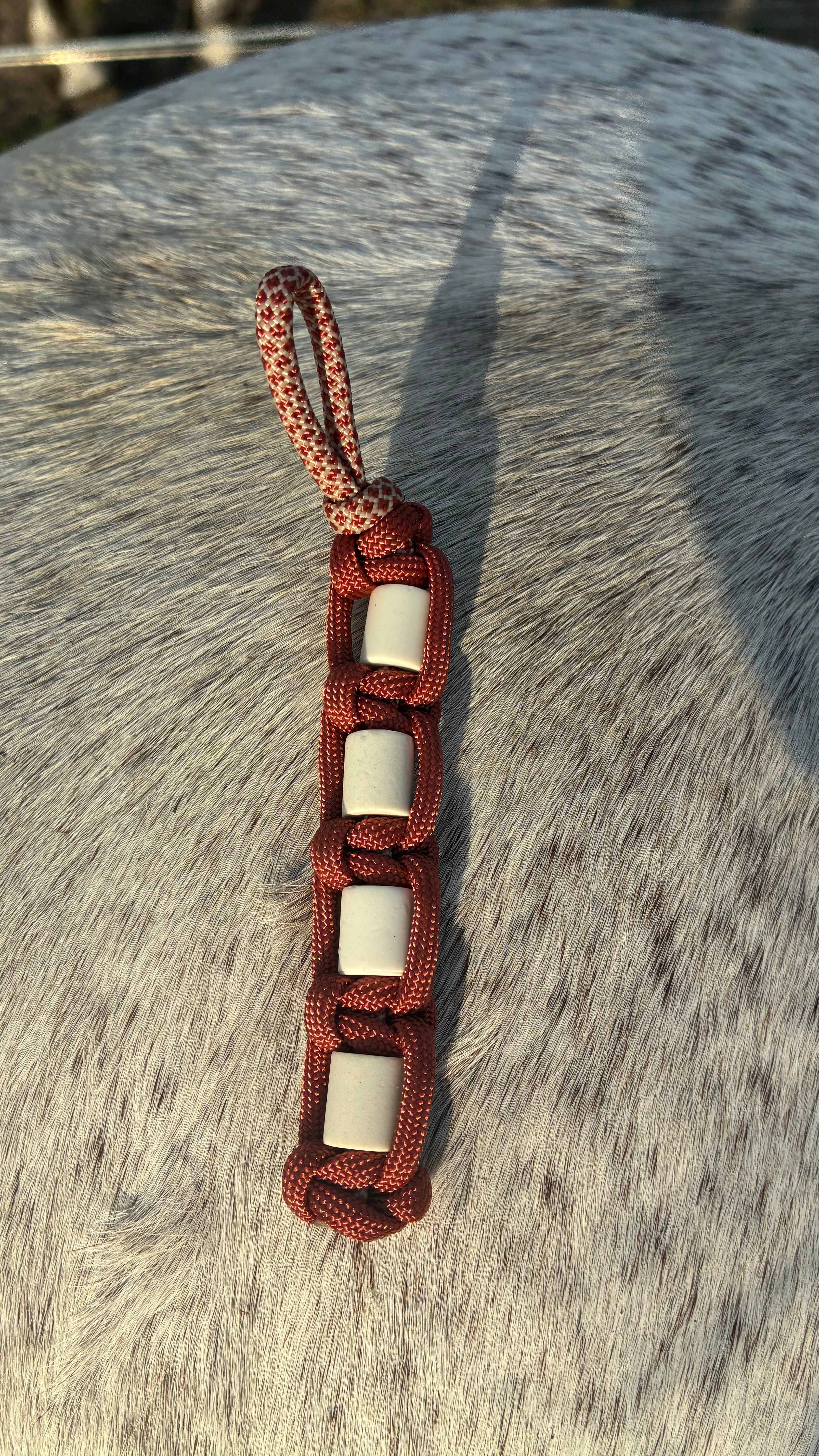 Charm anti-tique
